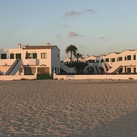 Front Beach Apartman