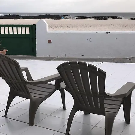 Front Beach Apartman Cotillo