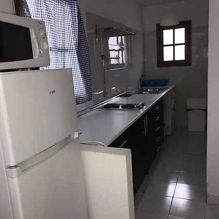 Front Beach Apartman