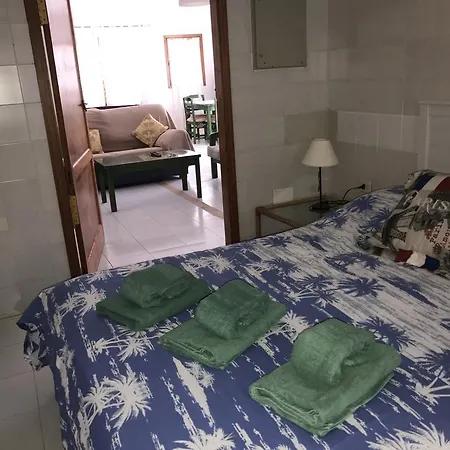 Front Beach Apartman Cotillo